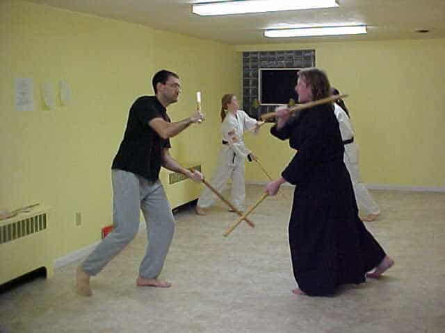 http://www.blackdragonmartialartsclub.com/Eskrima.JPG